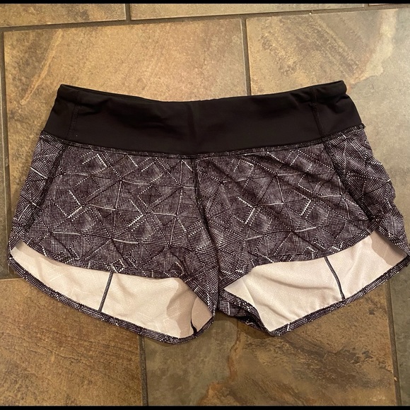 Lululemon Speed Short Size 4 - Picture 4 of 9